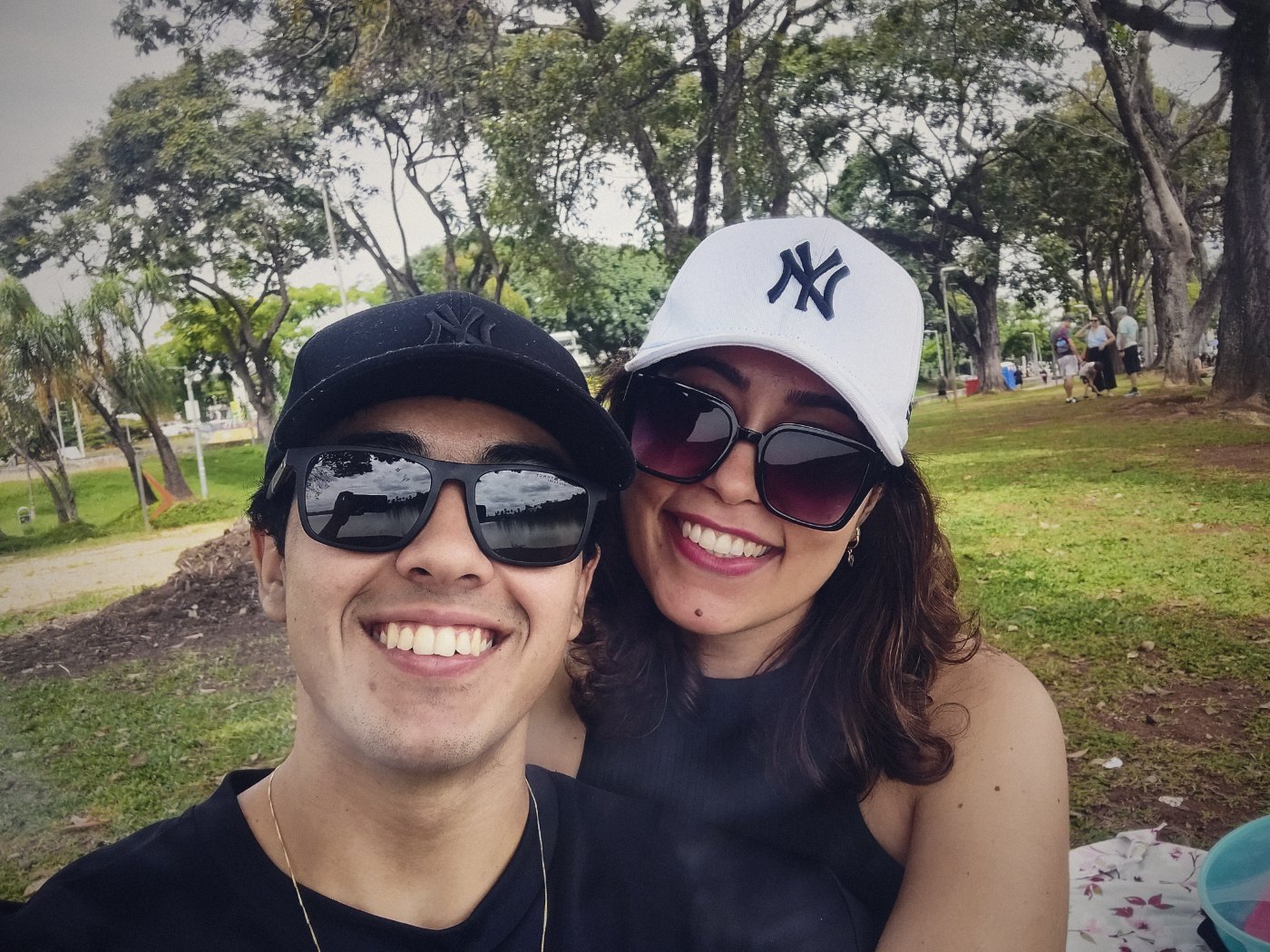 Nós dois sorrindo, em BH
