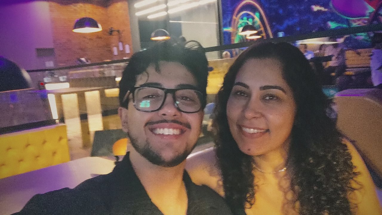 Nós dois sorrindo, em outubro de 2026